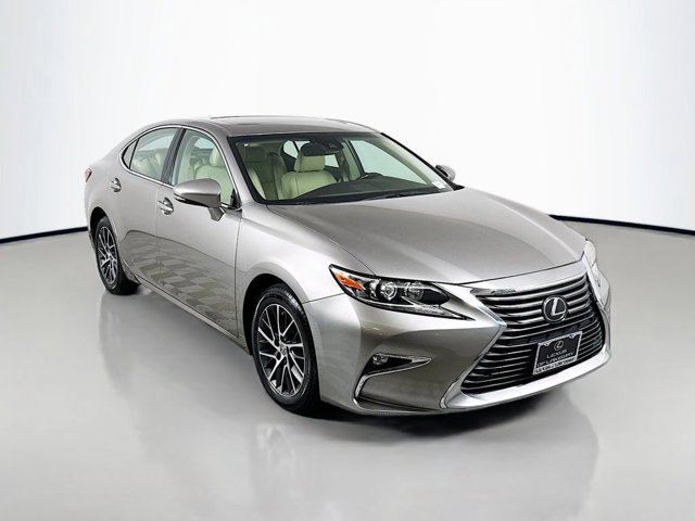2017 Lexus ES 350 photo 3