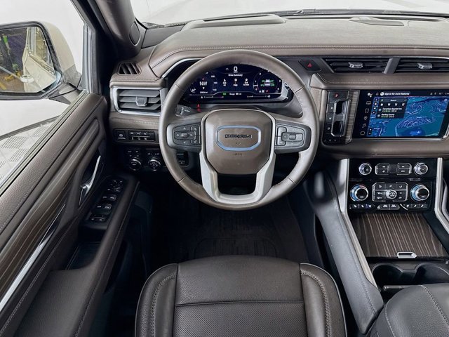 2024 GMC Yukon Denali - Photo 23