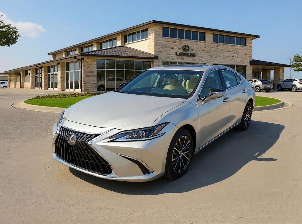 2025 Lexus ES 350's photo