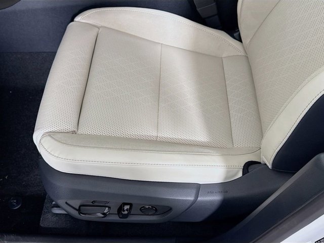 2026 Lexus RX 450h+ Luxury - Photo 21