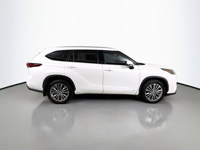 2022 Toyota Highlander Hybrid Platinum photo 4