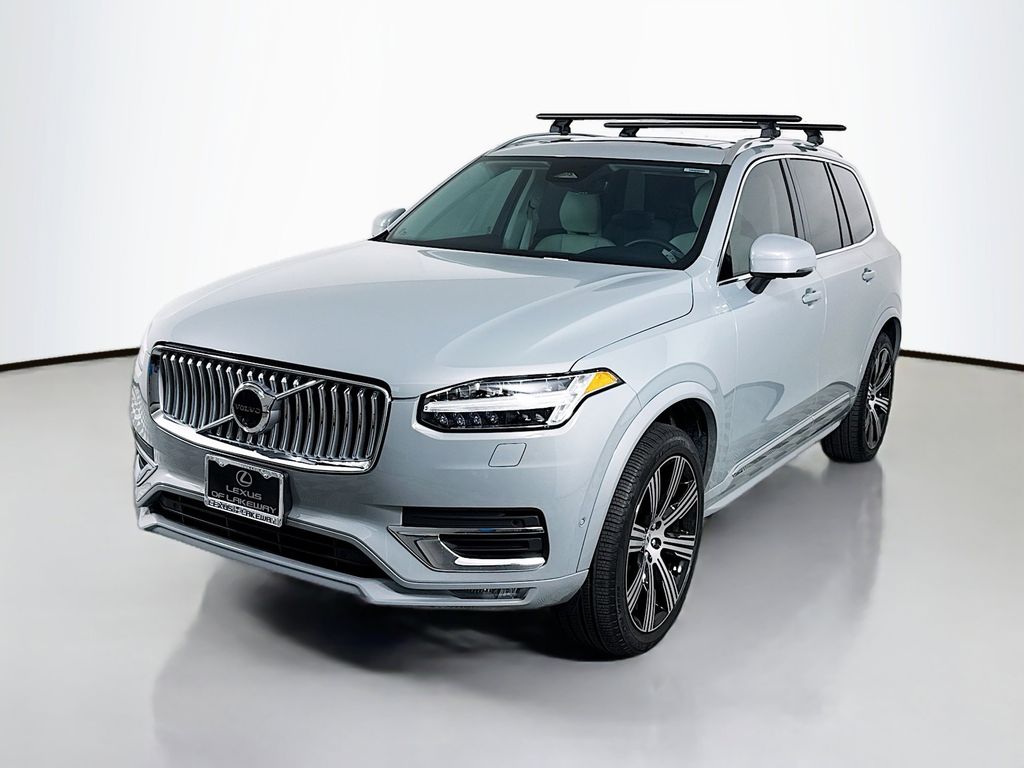 2025 Volvo XC90 Plus's photo