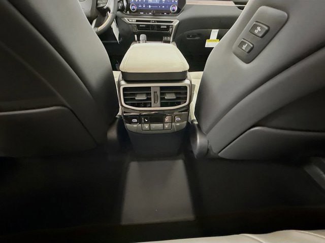 2026 Lexus RX 450h+ Luxury - Photo 18