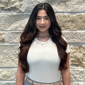 Staff member Ceslie Botello from ID_5cfe2ede4c20