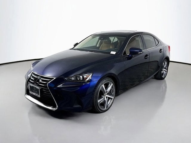 2019 Lexus IS 300's photo