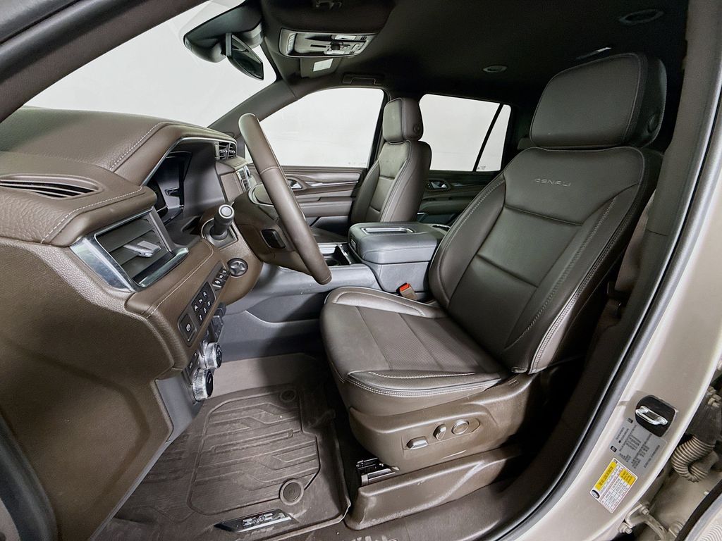 2024 GMC Yukon Denali - Photo 22