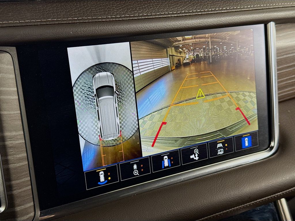 2024 GMC Yukon Denali - Photo 14