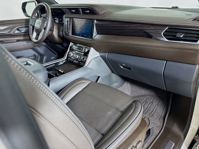 2024 GMC Yukon Denali - Photo 30