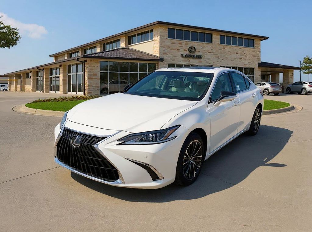2025 Lexus ES 350's photo