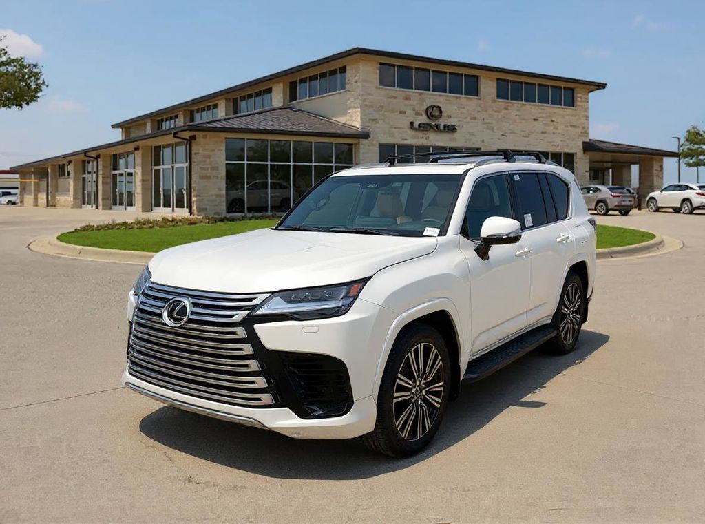 2025 Lexus LX Luxury's photo