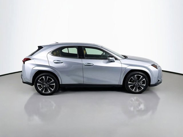 2025 Lexus UX Premium photo 4