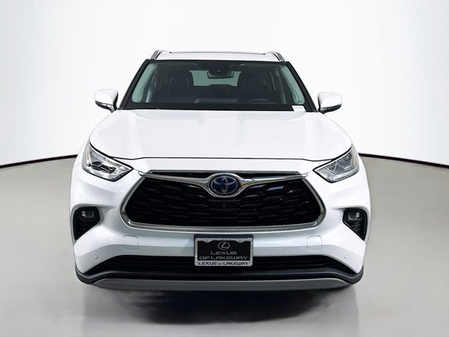 2022 Toyota Highlander Hybrid Platinum photo 2