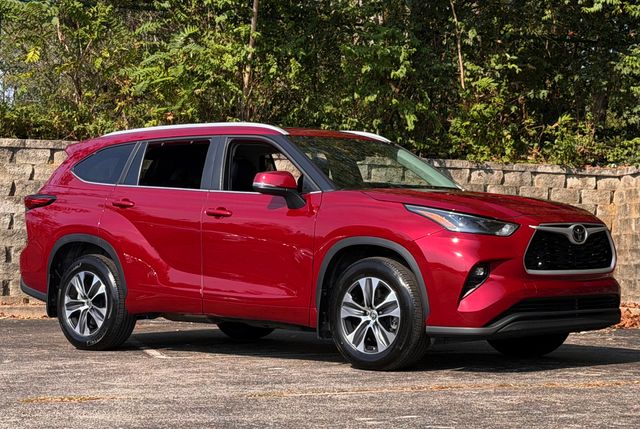 Used 2023 Toyota Highlander XLE SUV