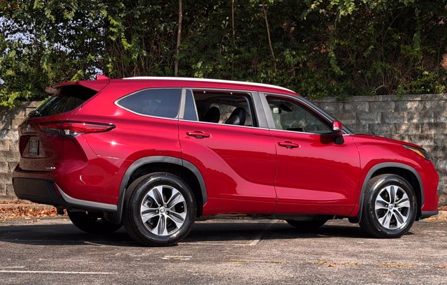 Used 2023 Toyota Highlander XLE SUV