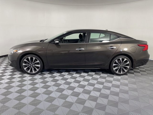 Used 2016 Nissan Maxima SR with VIN 1N4AA6AP6GC437595 for sale in Middleton, WI