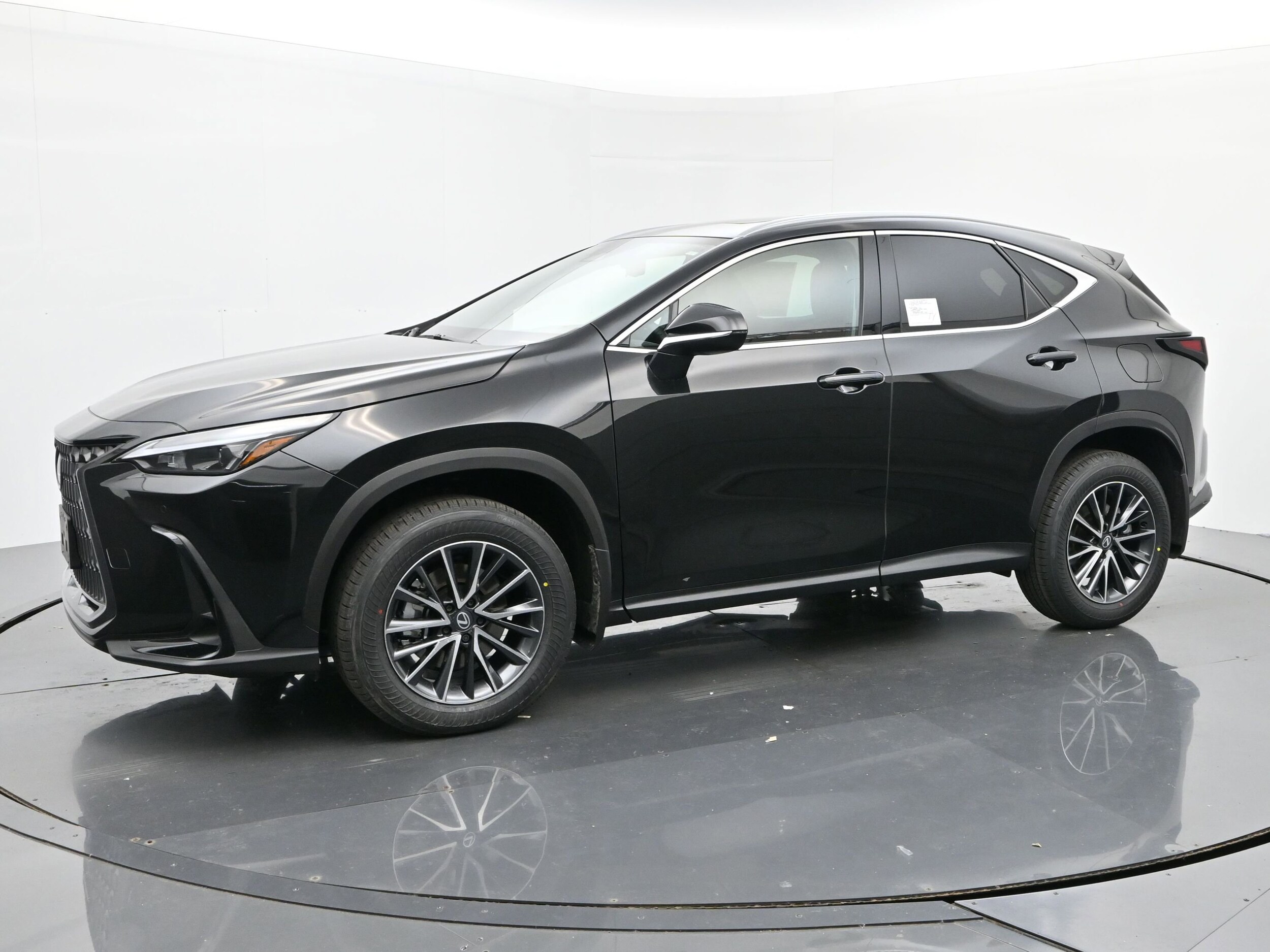 2026 Lexus NX 350 Premium AWD photo 2