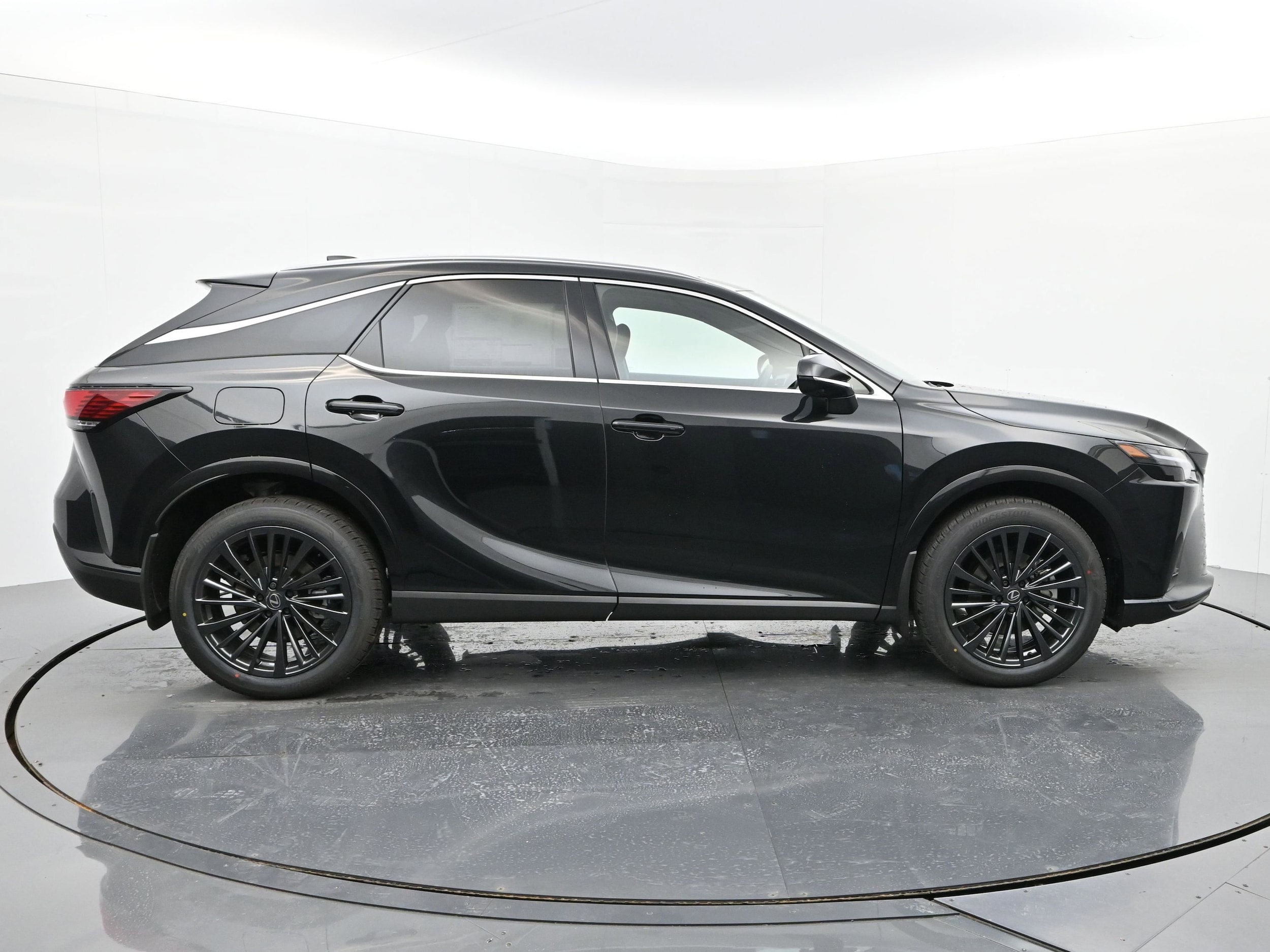 2026 Lexus RX 450h+ Premium - Photo 6