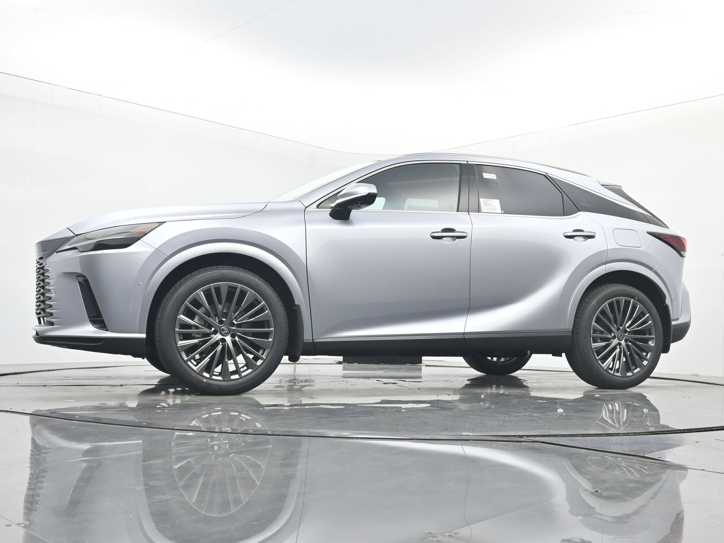 2026 Lexus RX 450h+ Luxury - Photo 16