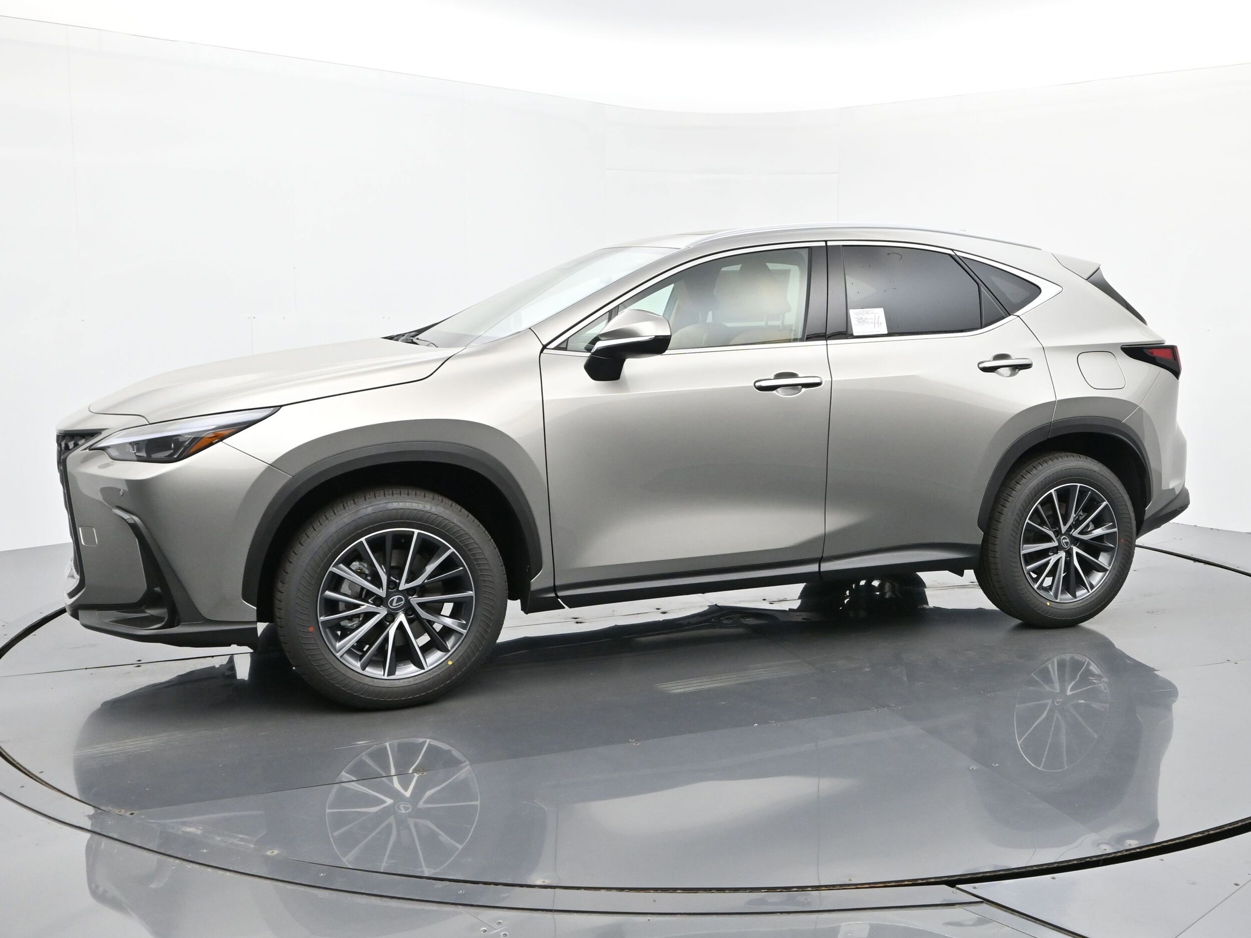2026 Lexus NX 350 Premium AWD photo 2