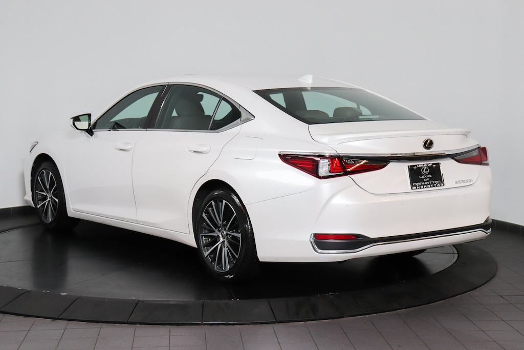 Used 2024 Lexus ES 300h