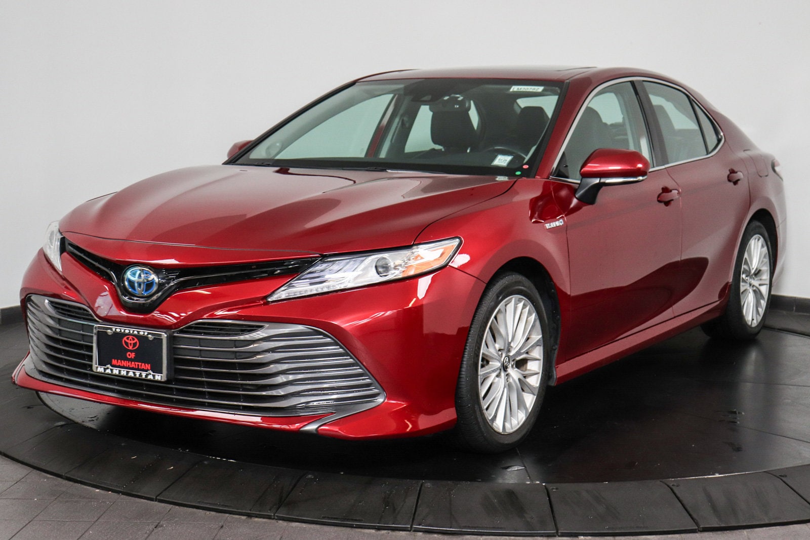 2019 Toyota Camry Hybrid XLE