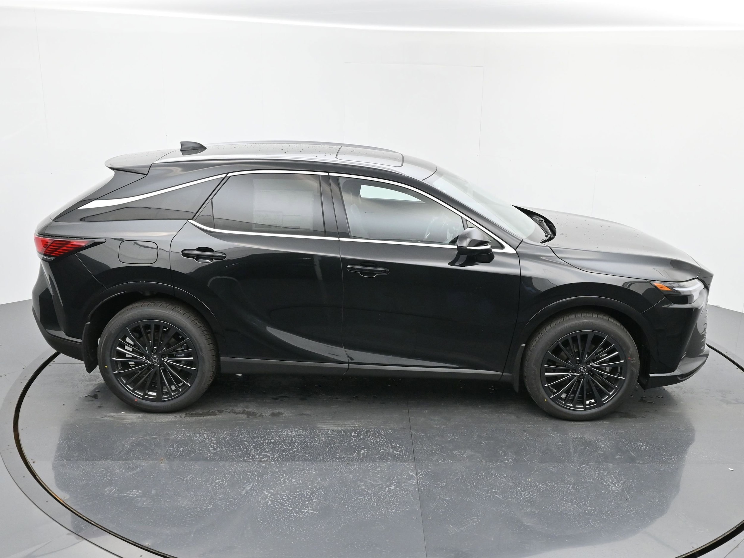 2026 Lexus RX 450h+ Premium - Photo 28