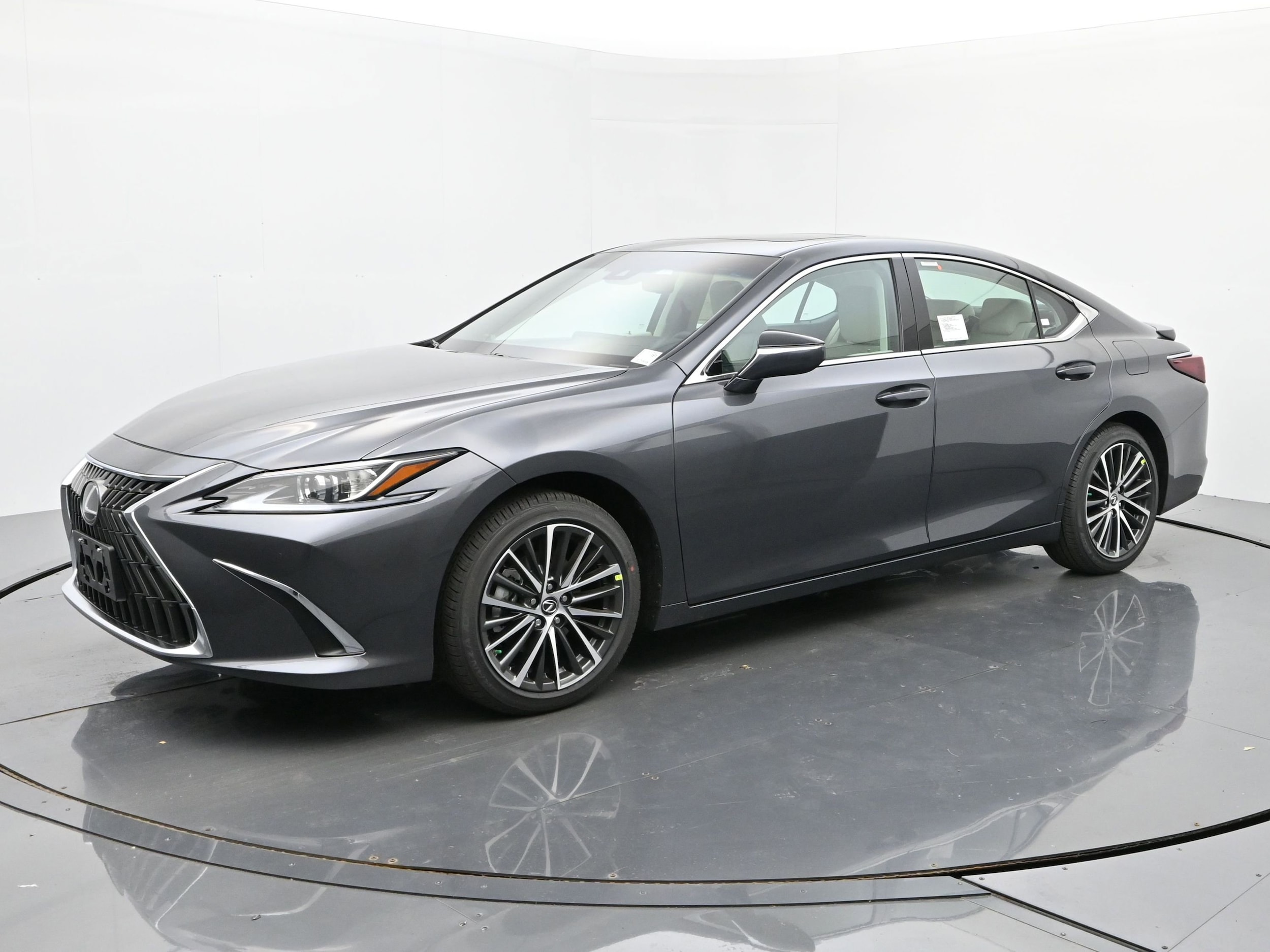 2025 Lexus ES 350's photo