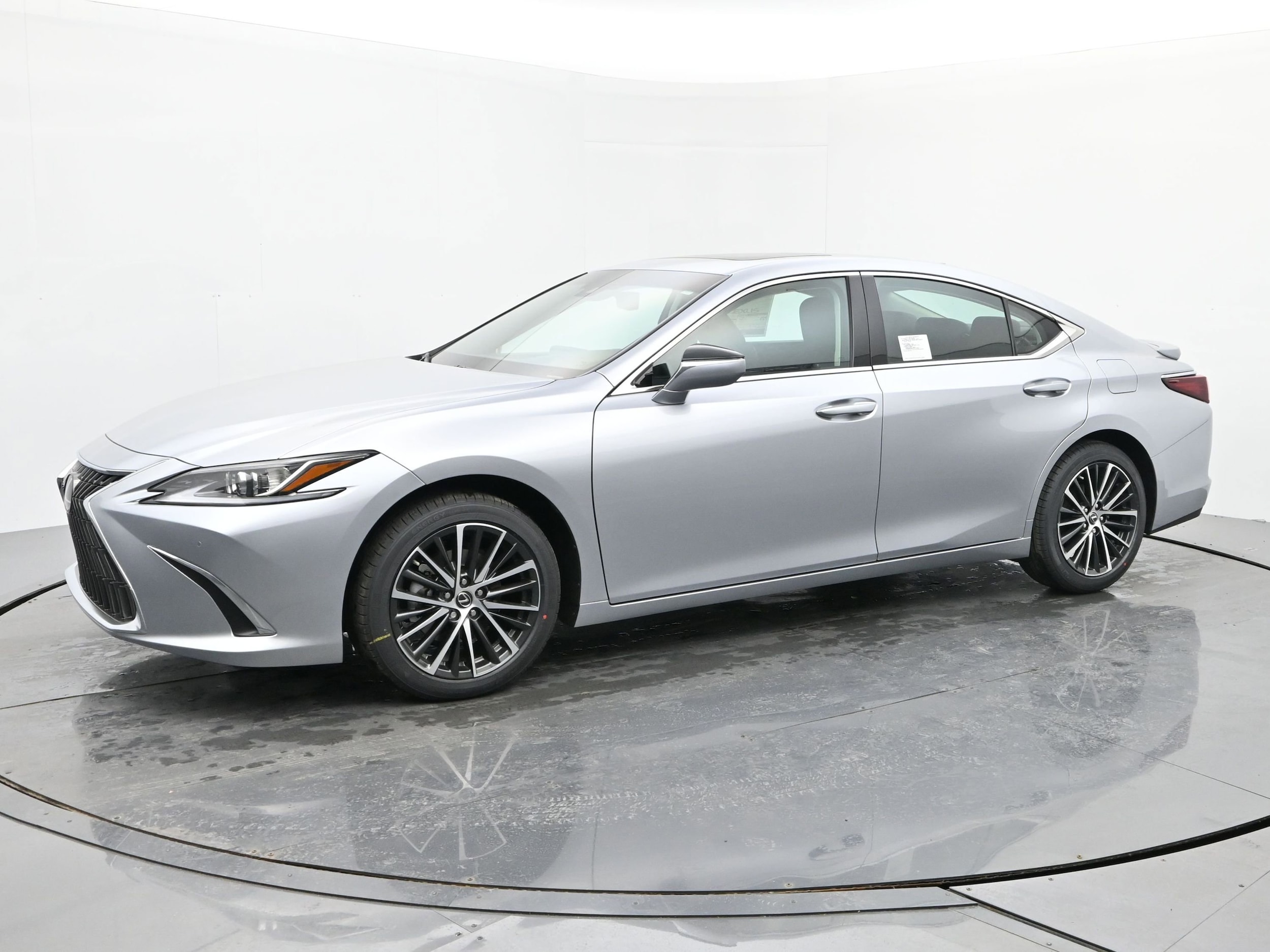 2025 Lexus ES 350's photo