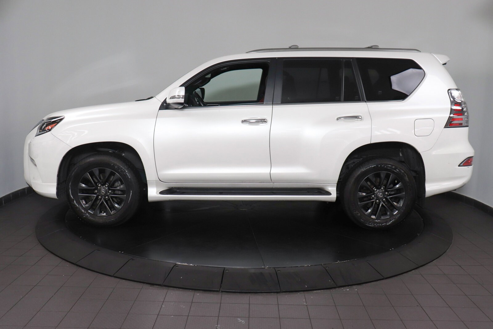 2023 Lexus GX 460 Premium photo 2