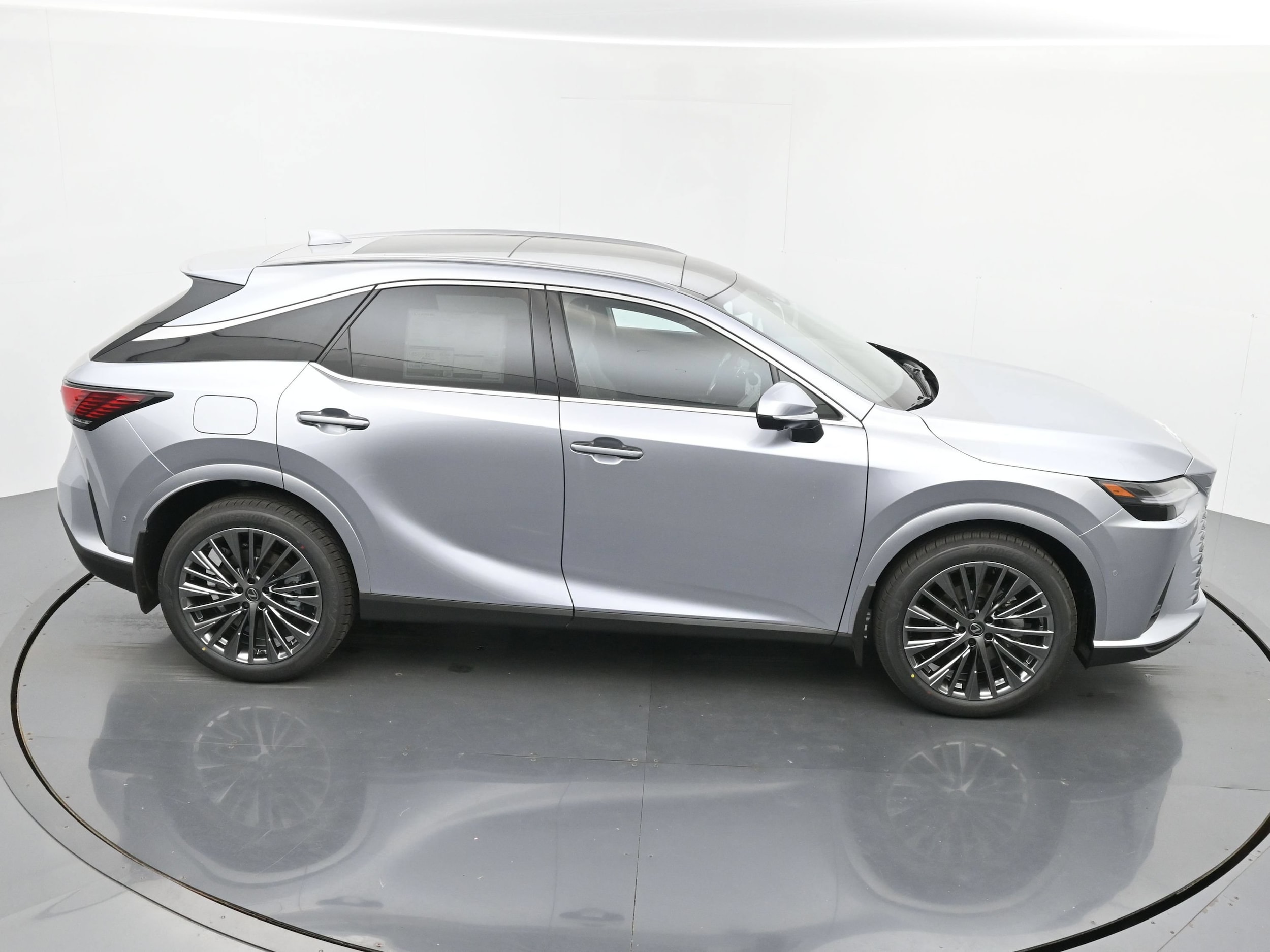 2026 Lexus RX 450h+ Luxury - Photo 28