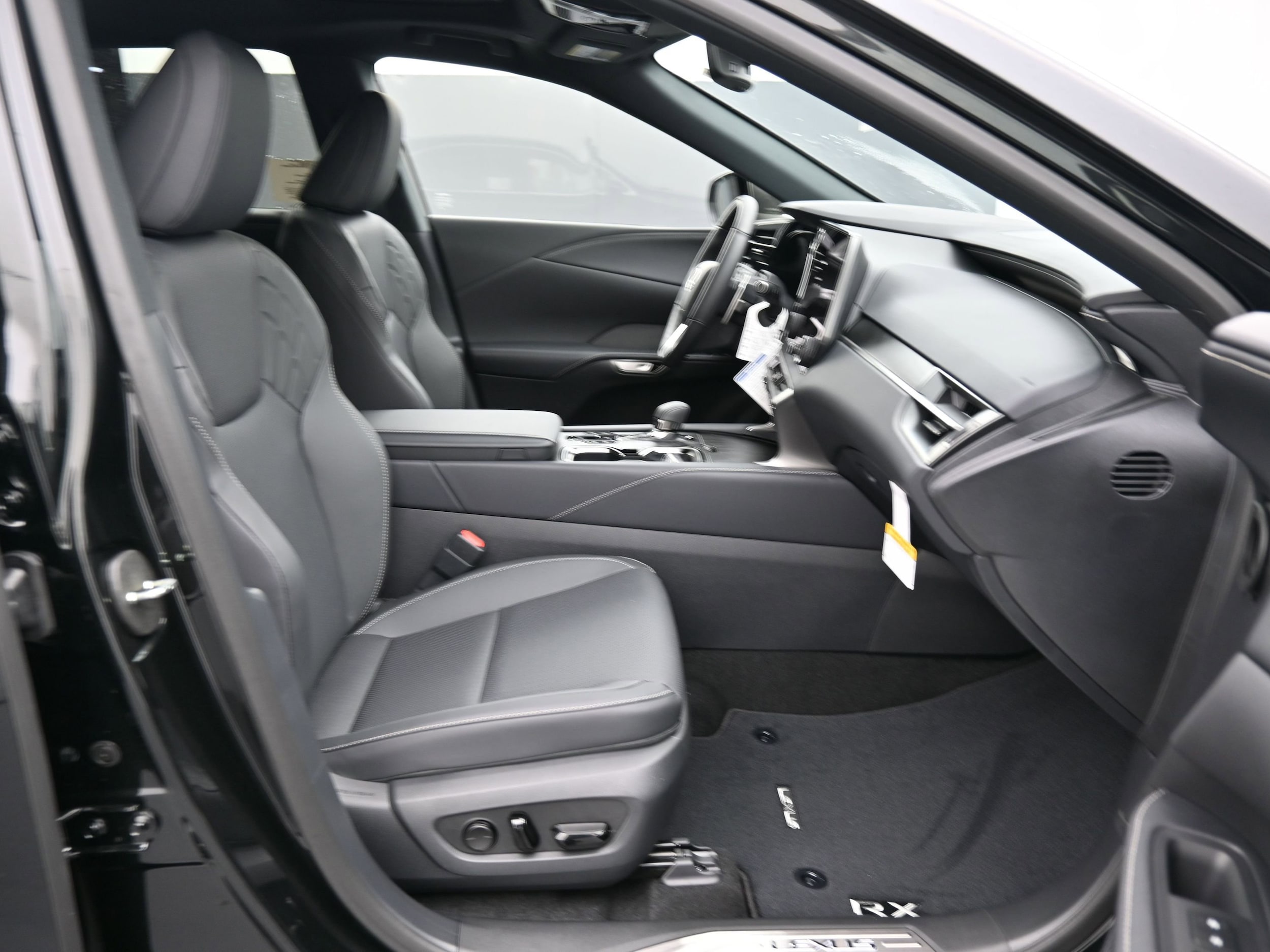 2026 Lexus RX 450h+ Premium - Photo 13