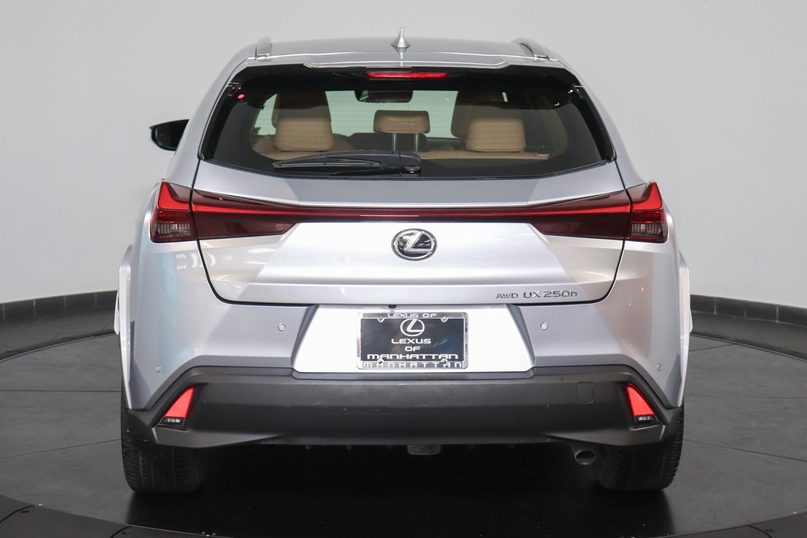 2024 Lexus UX 250h Premium photo 4