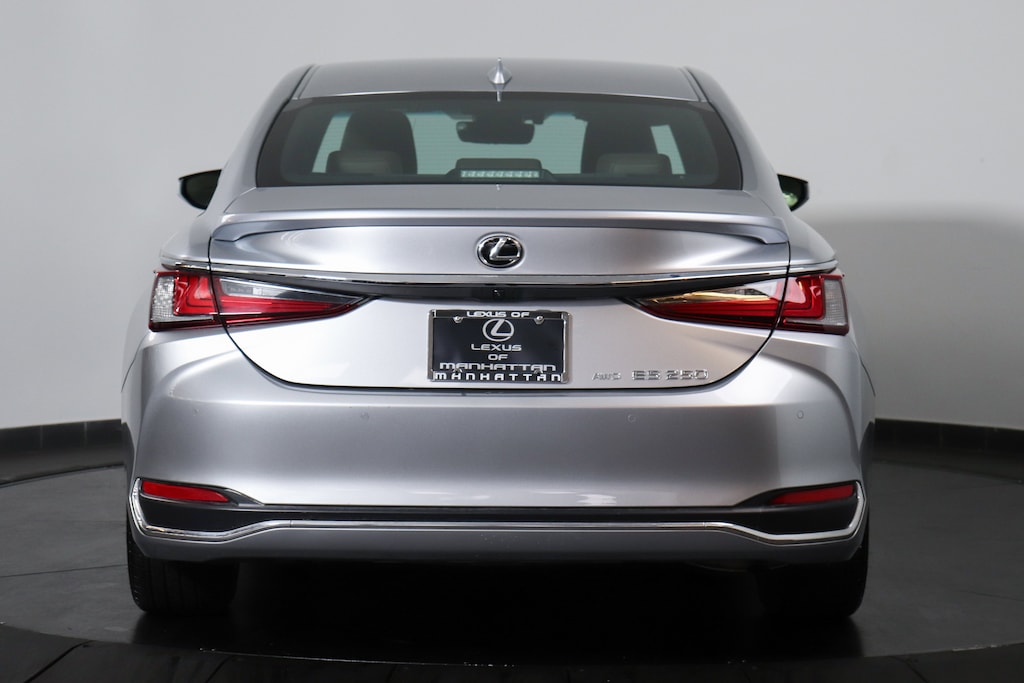 Used 2022 Lexus ES 250