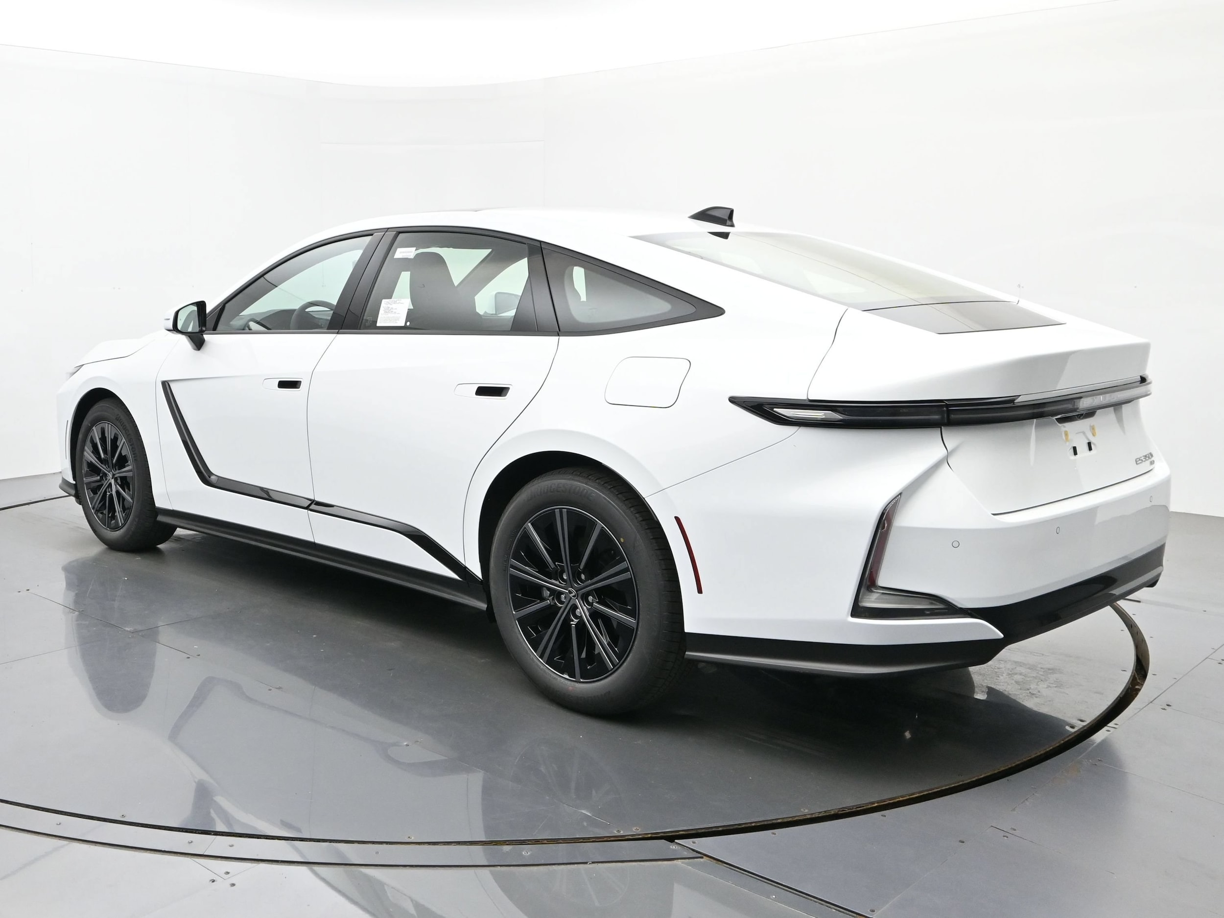 2026 Lexus ES Hybrid 3