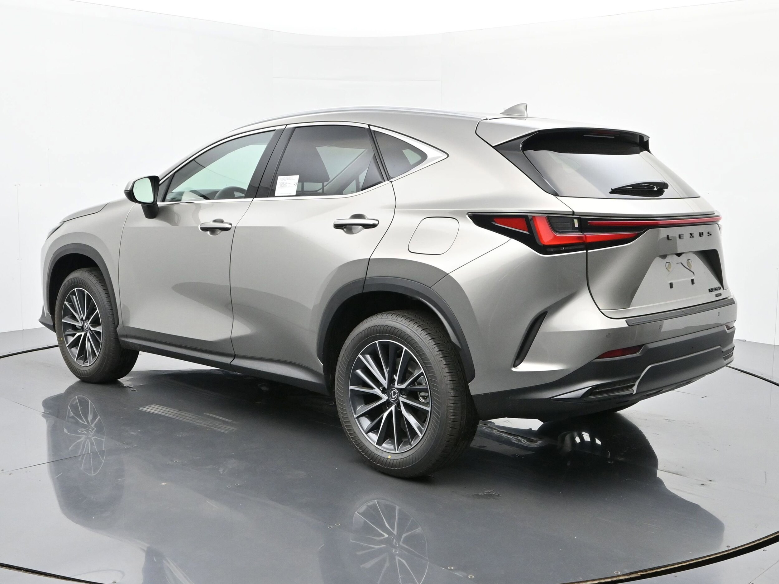 2025 Lexus NX 350 photo 3