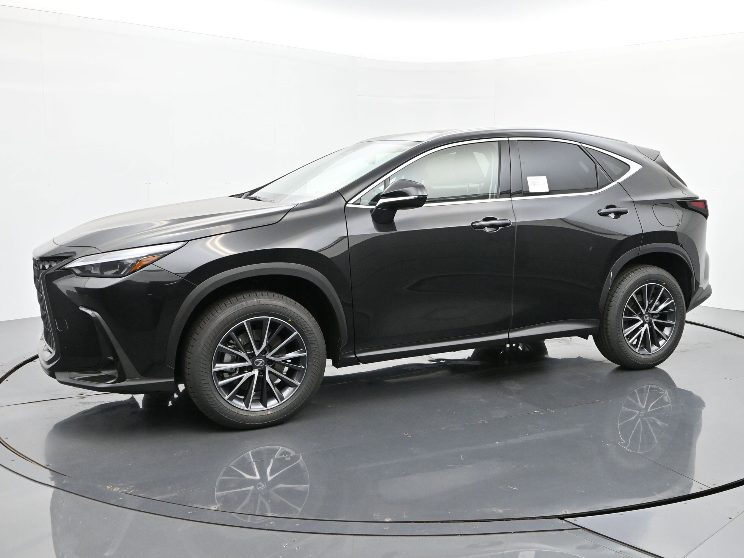 2026 Lexus NX 350 Premium AWD photo 2