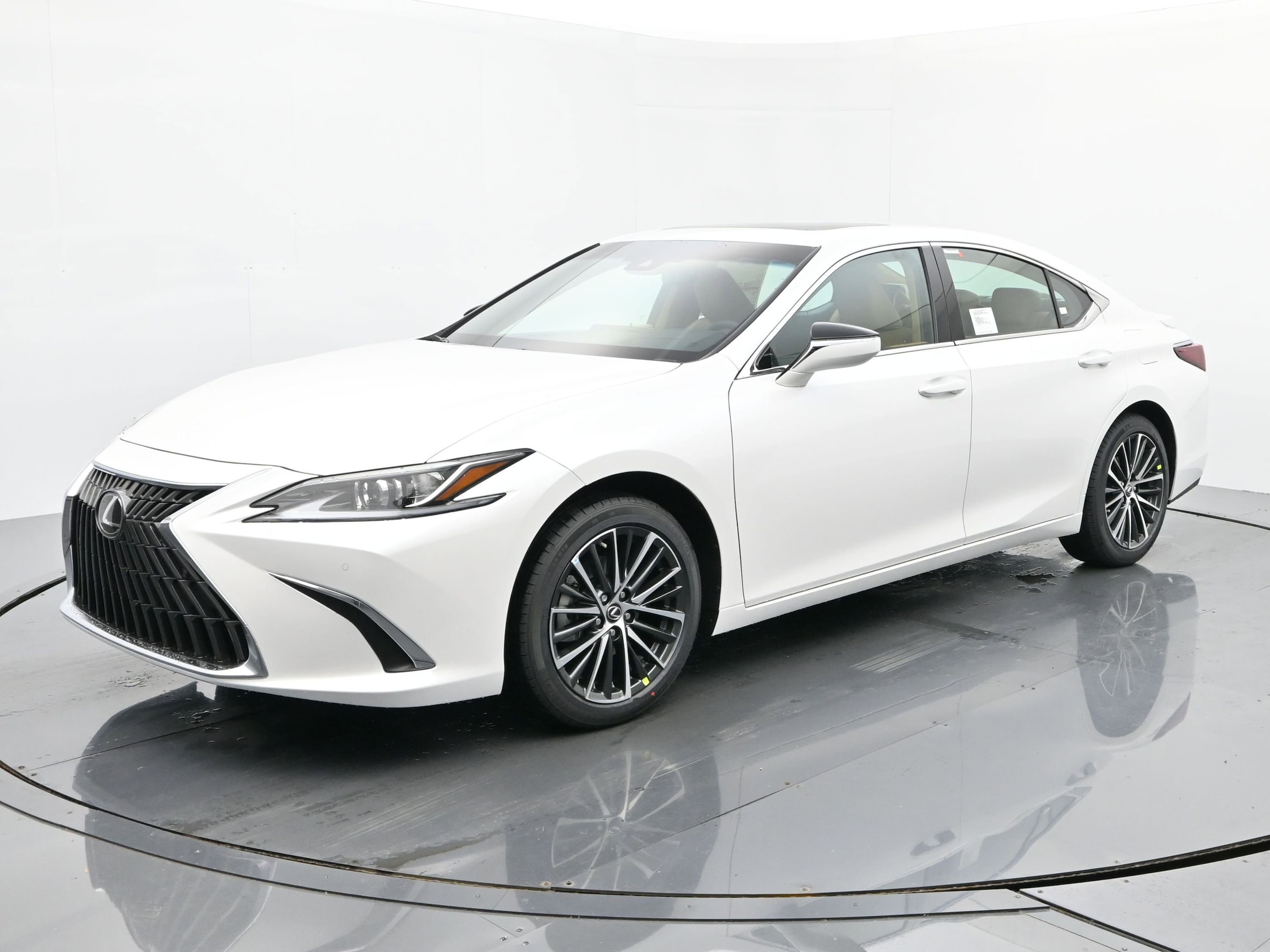 2025 Lexus ES 350's photo