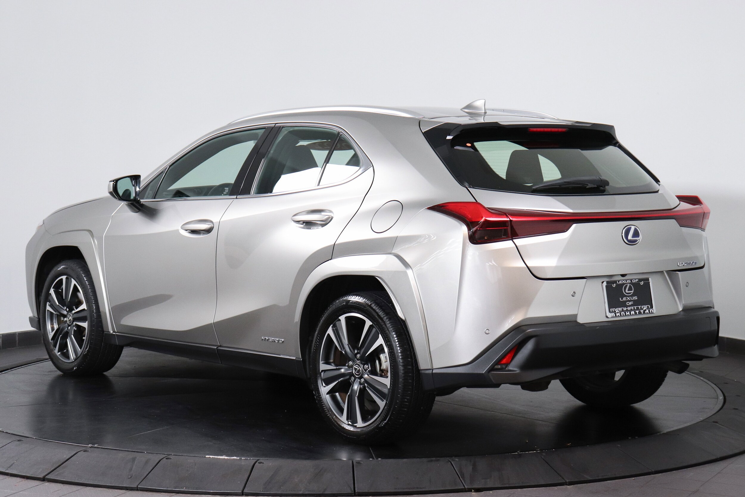 2022 Lexus UX 250h photo 3