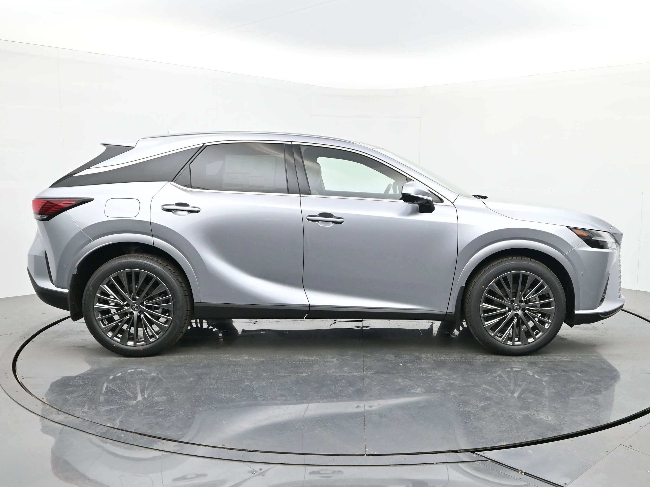 2026 Lexus RX 450h+ Luxury - Photo 6