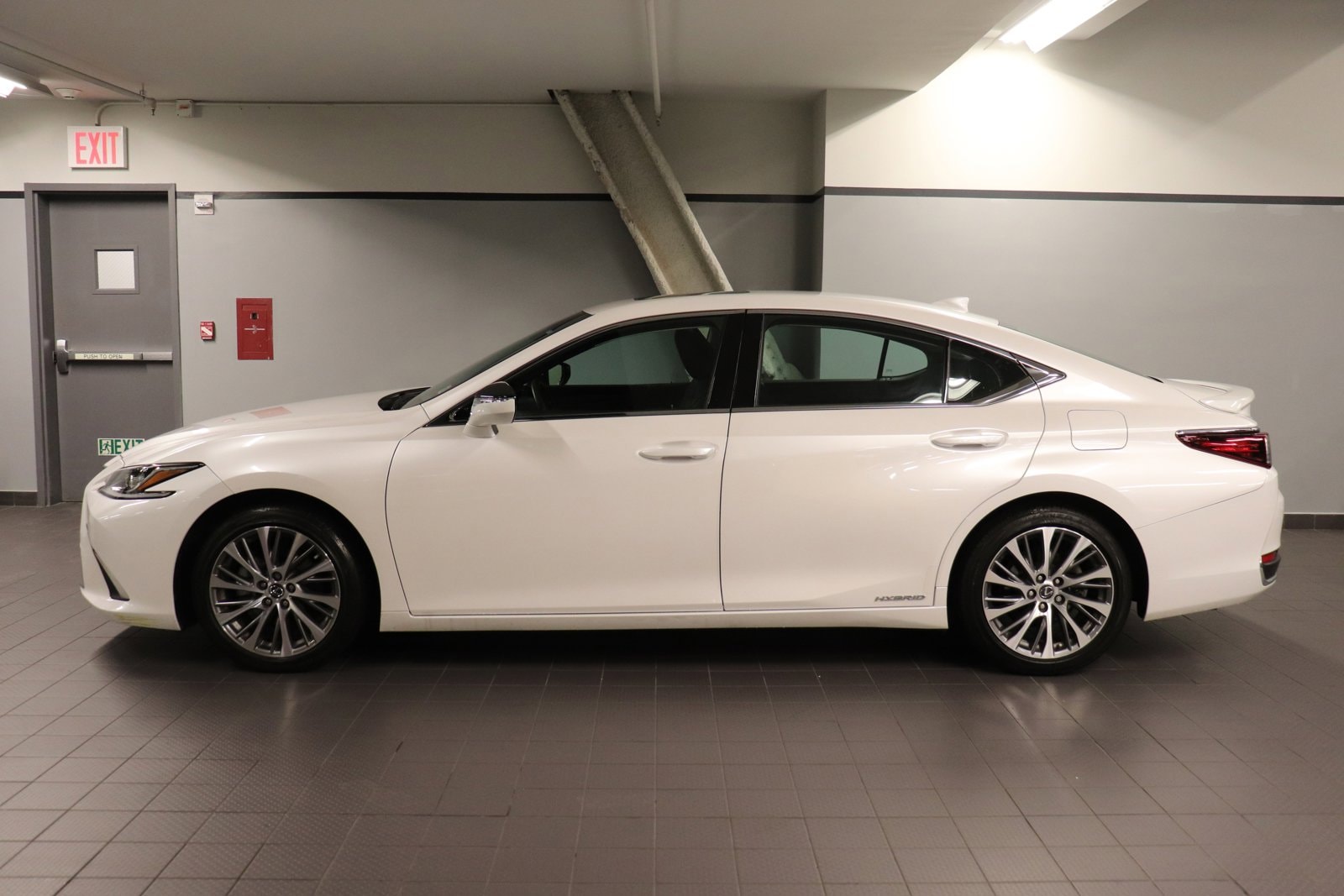 Used 2021 Lexus ES Hybrid 300h with VIN 58ADA1C14MU002720 for sale in New York, NY