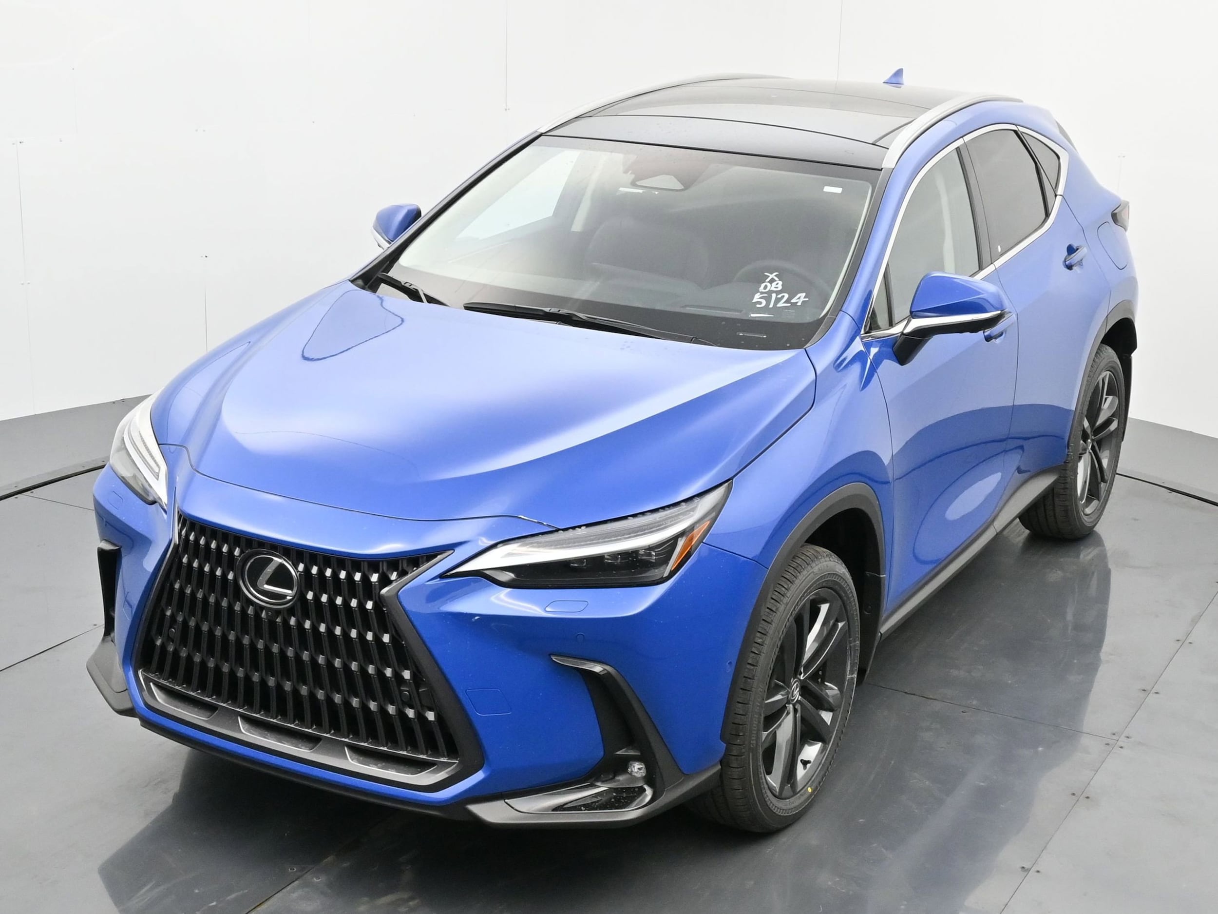 2025 Lexus NX - Photo 23