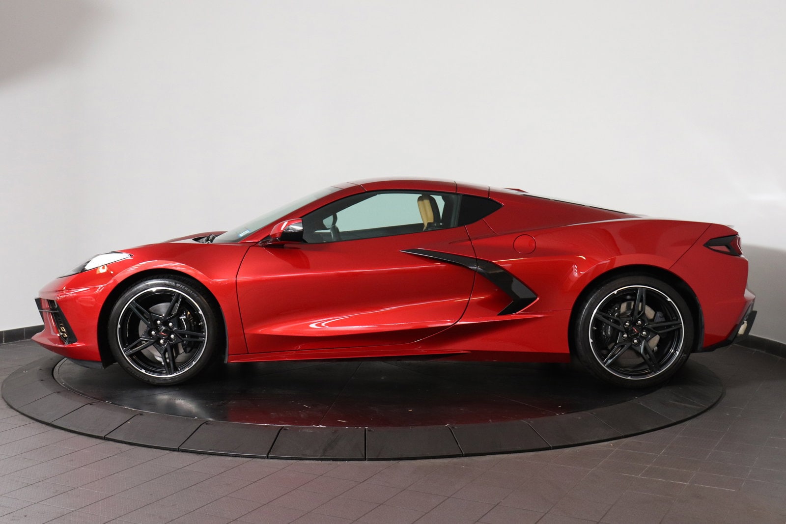 Used 2021 Chevrolet Corvette 2LT with VIN 1G1YB2D43M5107518 for sale in New York, NY