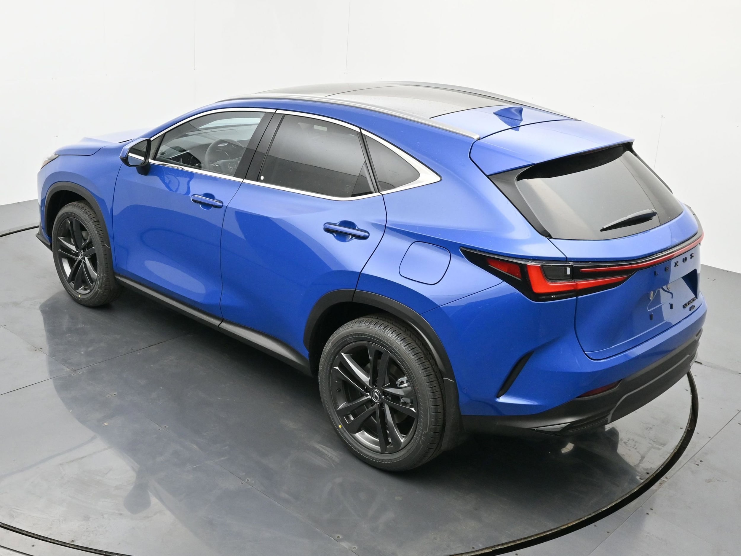 2025 Lexus NX - Photo 25