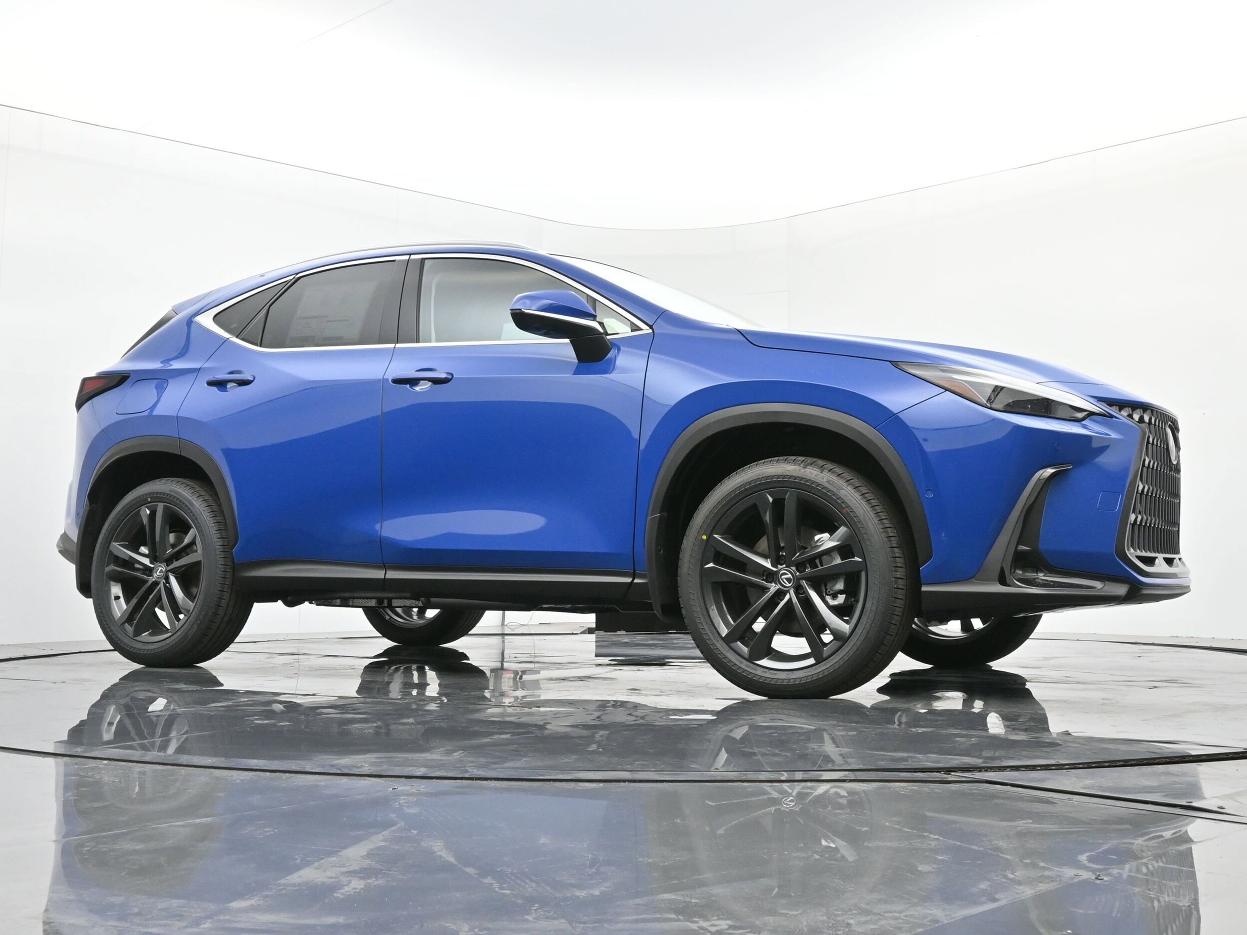 2025 Lexus NX - Photo 21