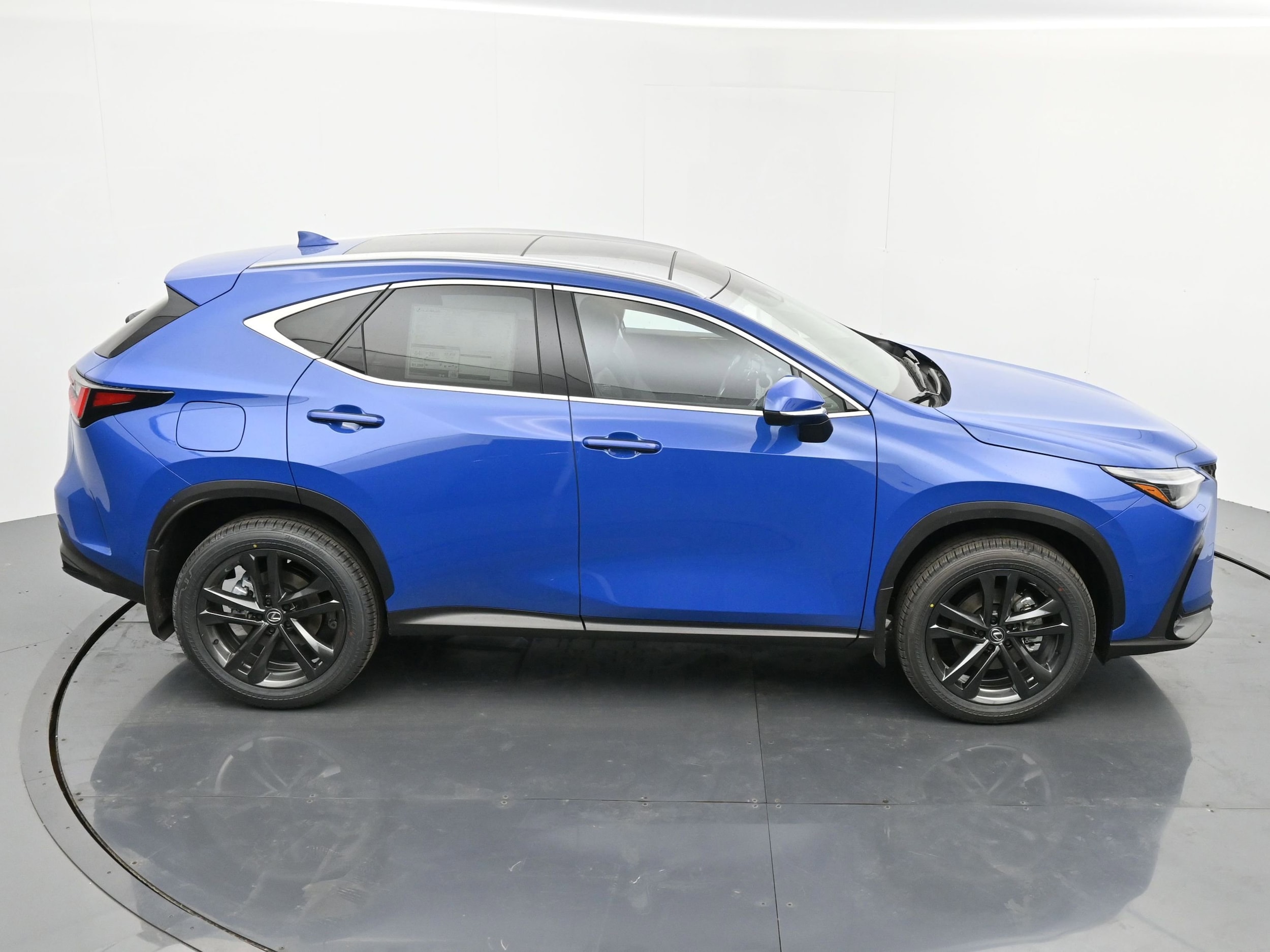 2025 Lexus NX - Photo 28