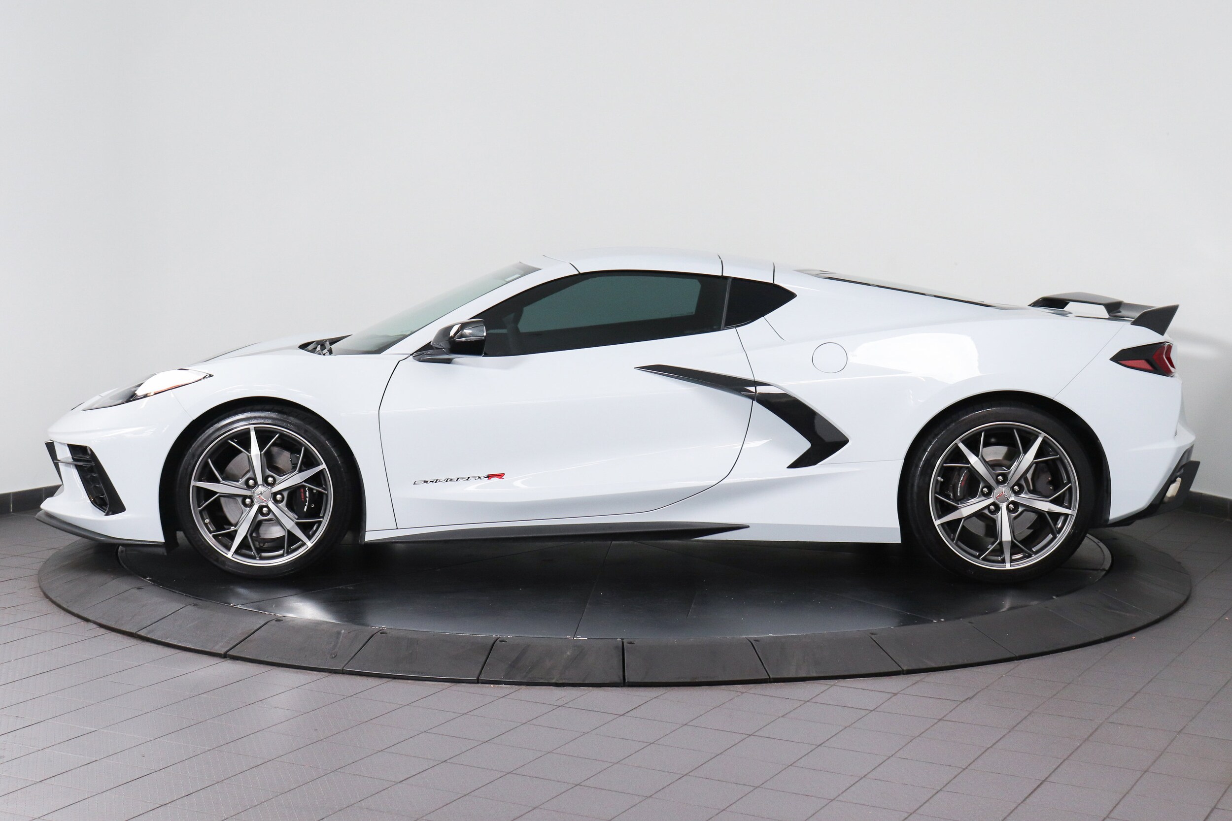 2022 Chevrolet Corvette Stingray photo 2