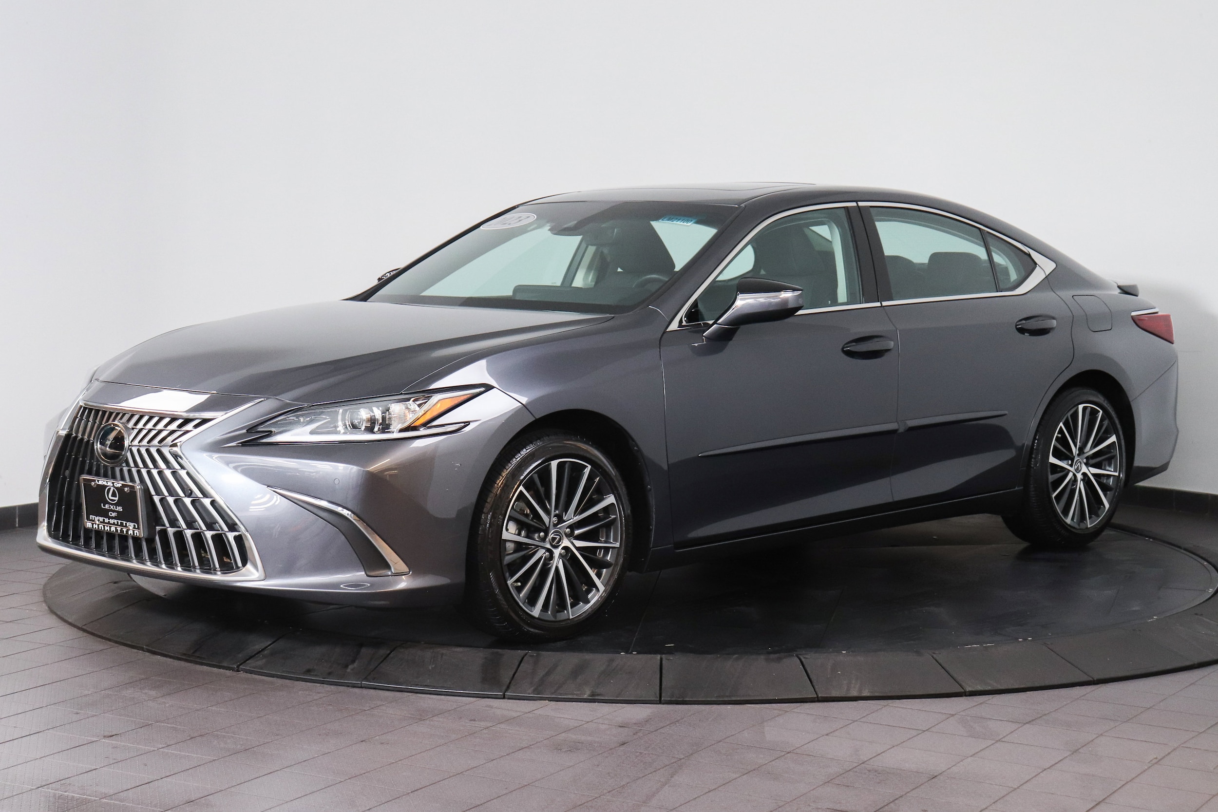 2023 Lexus ES 350's photo