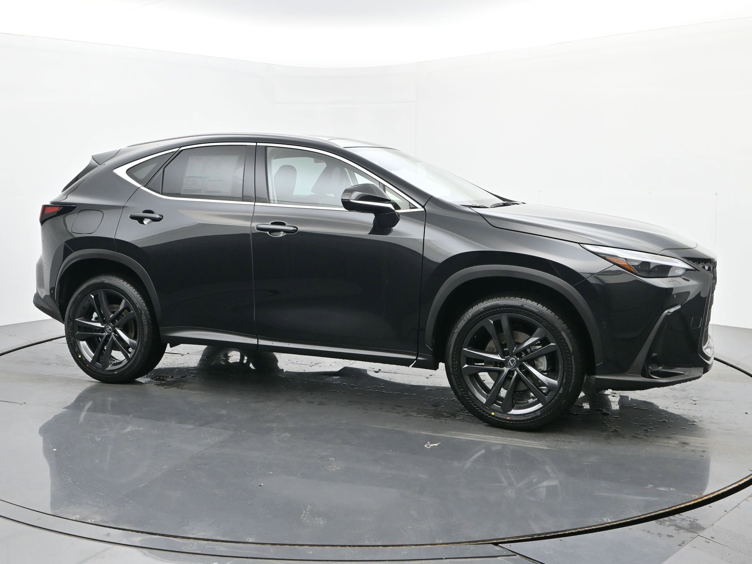2026 Lexus NX 450h+ Luxury - Photo 7