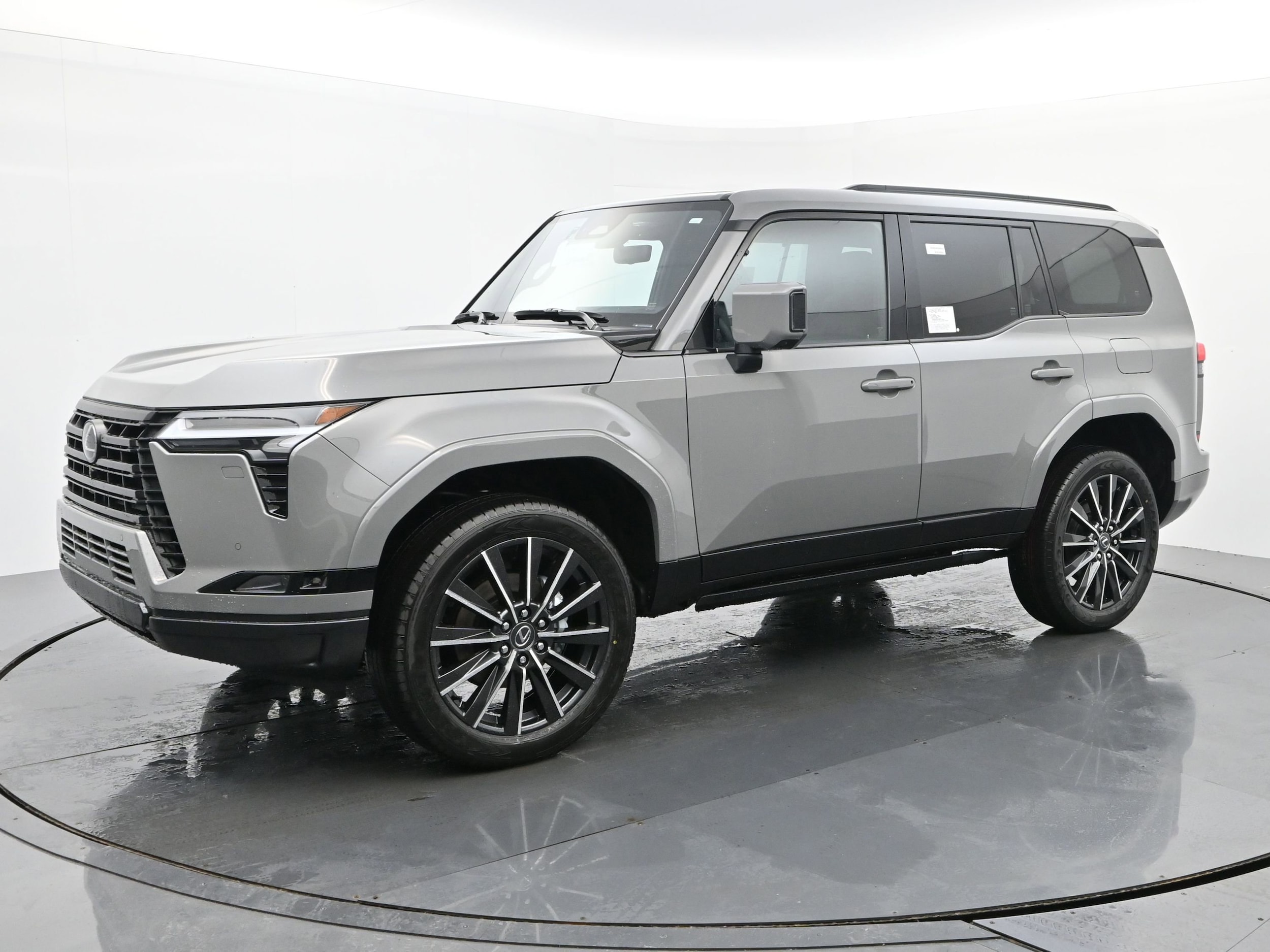 2025 Lexus GX Luxury's photo