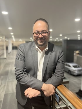 Staff member Rich Velija from ID_28cffcd87565